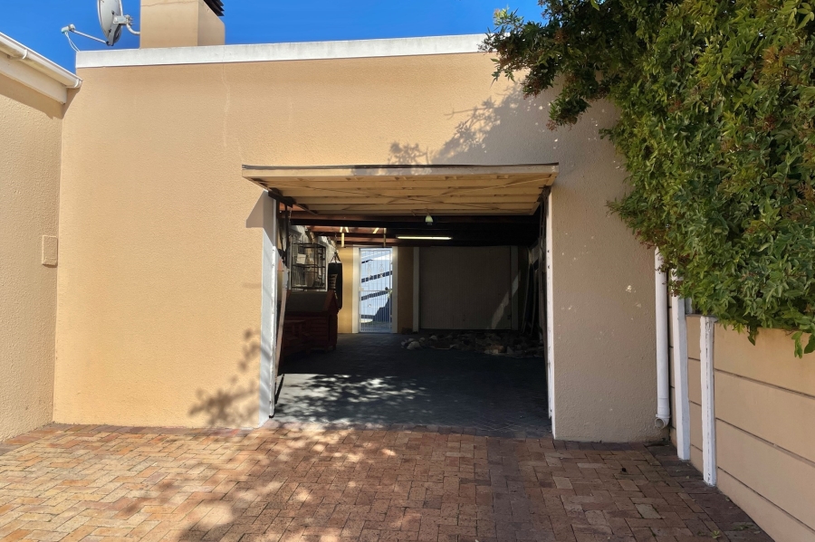 To Let 3 Bedroom Property for Rent in Strandfontein Western Cape